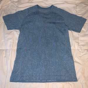 Men’s LeluLemon Metal Tech Vent Shirt